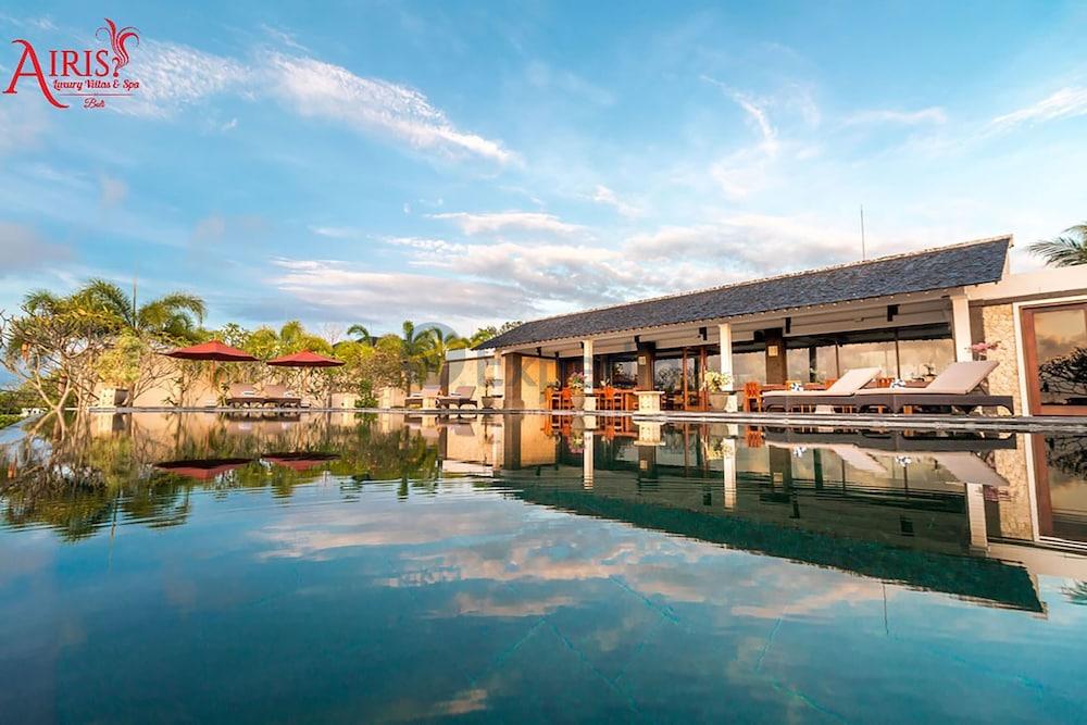Airis Luxury Villas & Spa Ungasan  Bagian luar foto
