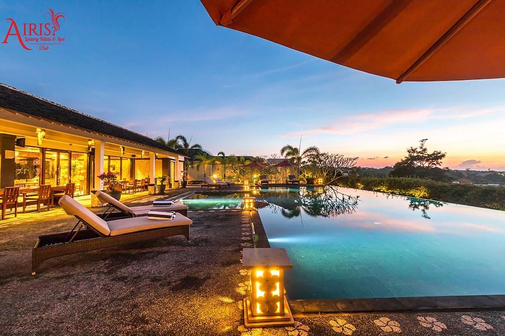Airis Luxury Villas & Spa Ungasan  Bagian luar foto